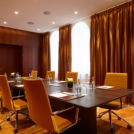 Vier Jahreszeiten Kempinski Muenchen Esterno foto Meeting room