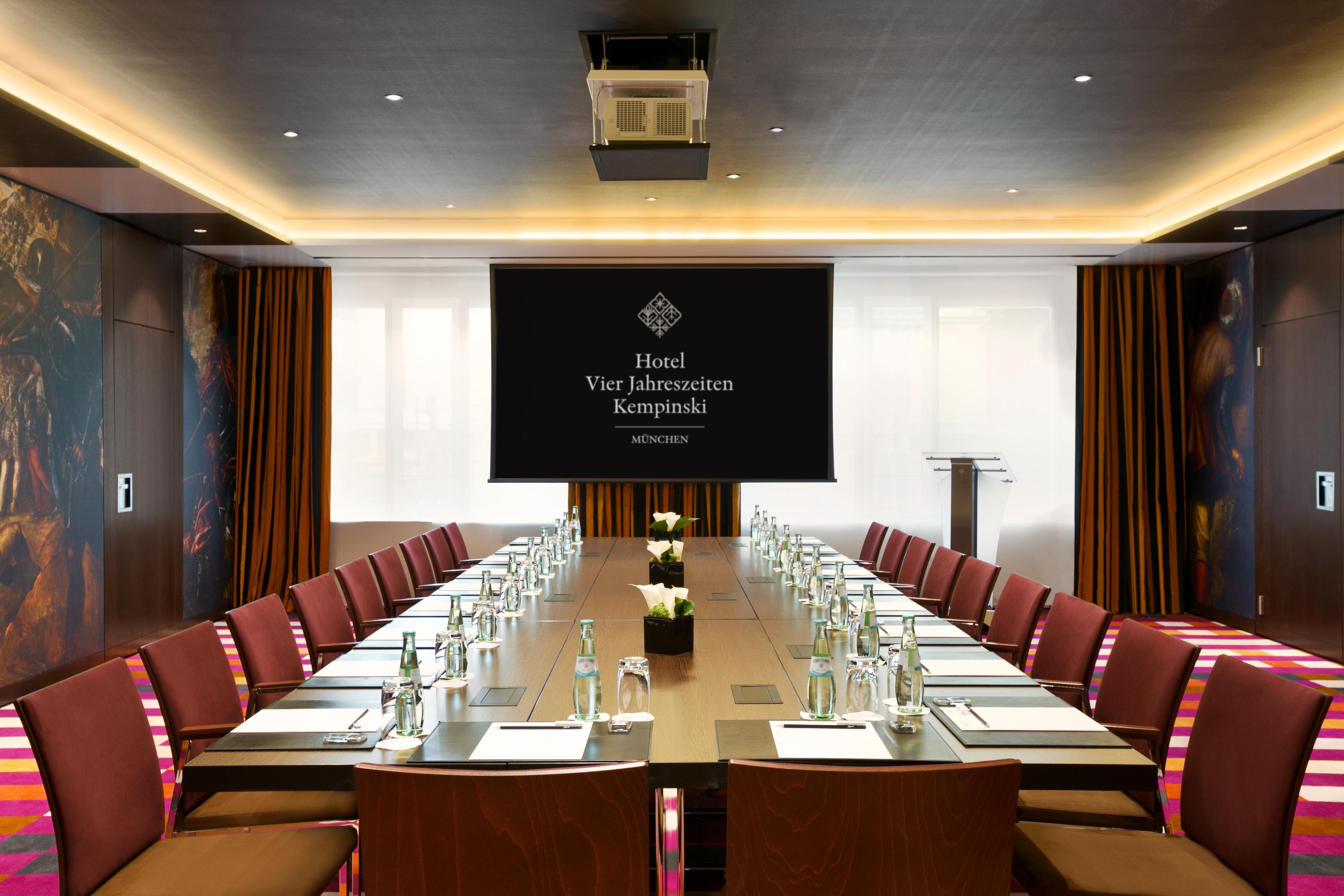 Vier Jahreszeiten Kempinski Muenchen Esterno foto Meeting room
