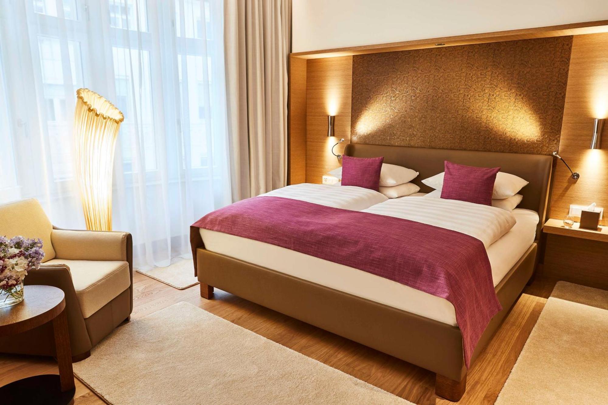 Vier Jahreszeiten Kempinski Muenchen Esterno foto