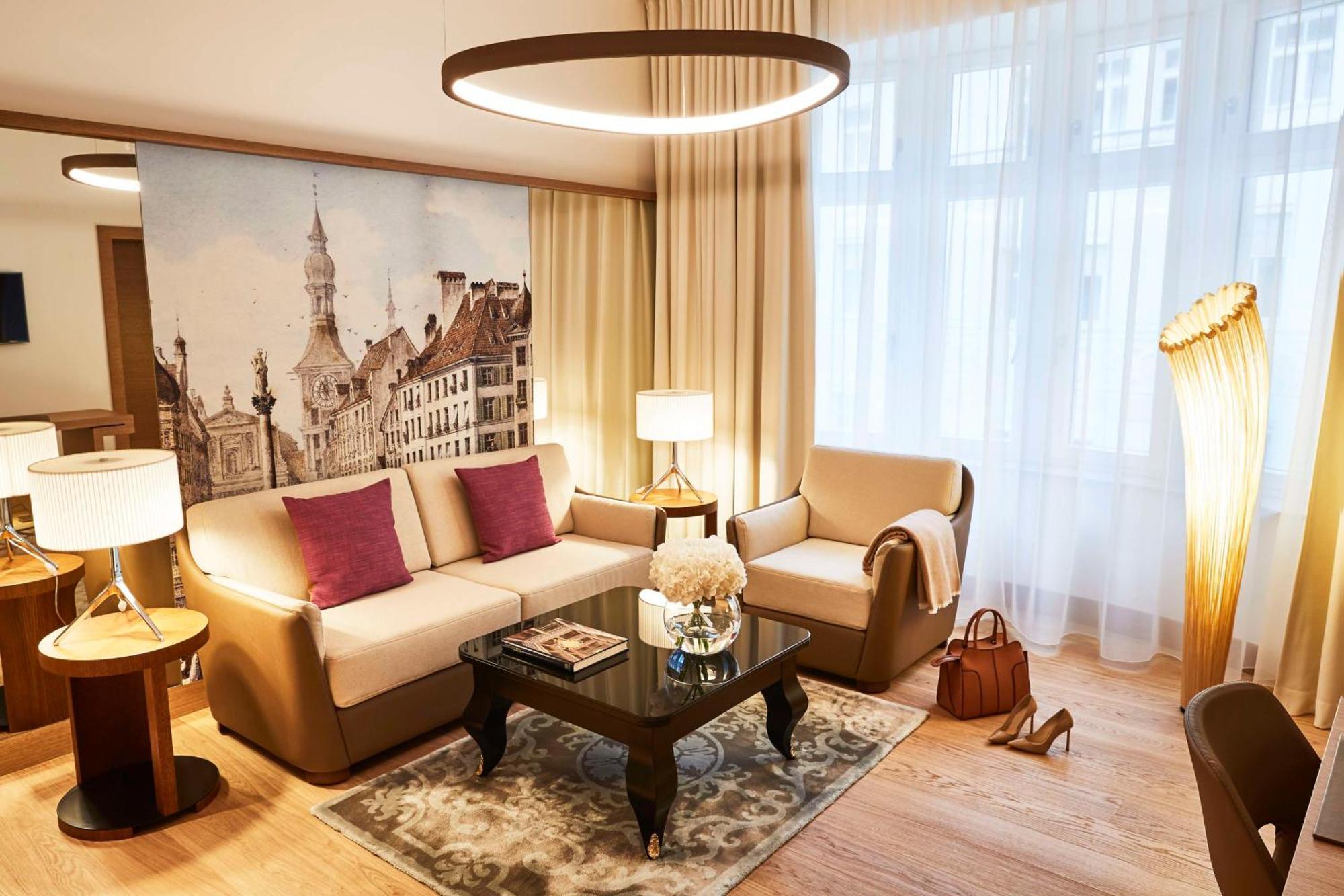 Vier Jahreszeiten Kempinski Muenchen Esterno foto