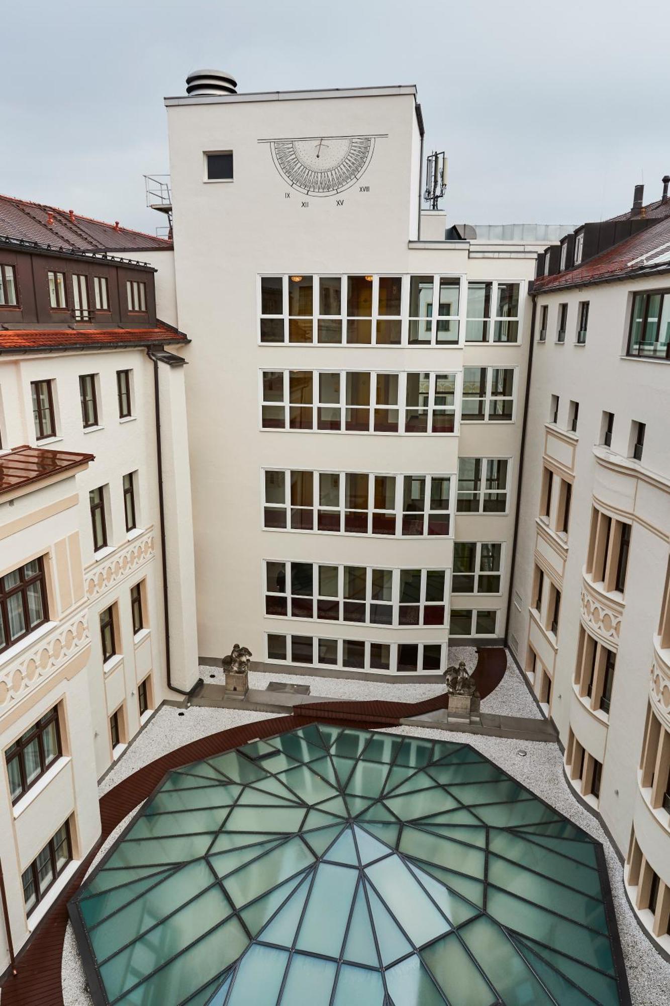 Vier Jahreszeiten Kempinski Muenchen Esterno foto