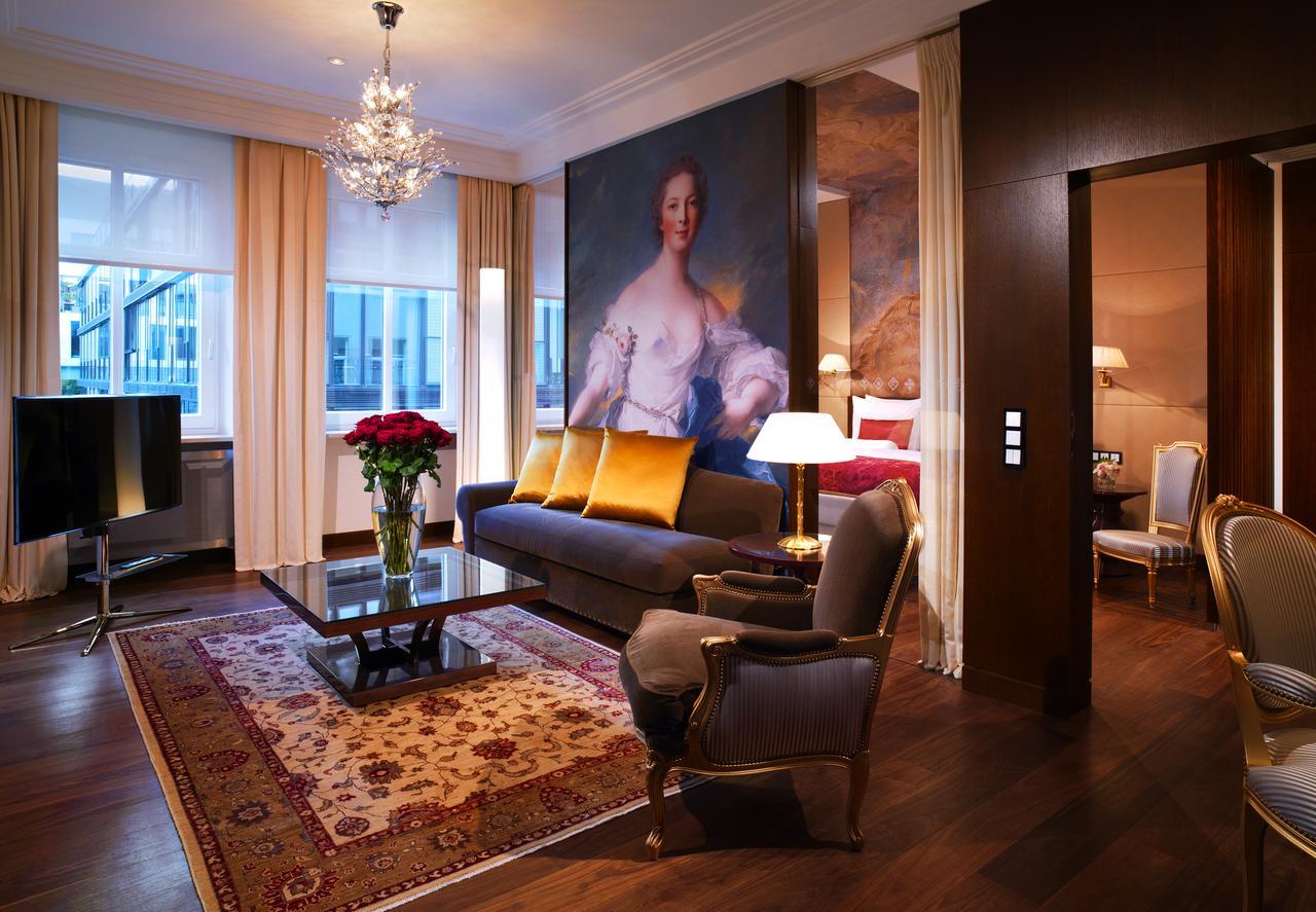 Vier Jahreszeiten Kempinski Muenchen Camera foto Suite at the Hotel Axelmannstein